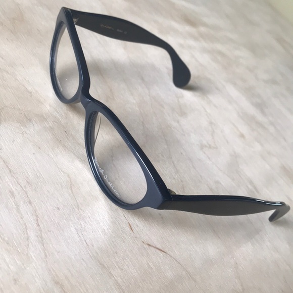 Classic Stylish Glasses - Picture 2 of 4